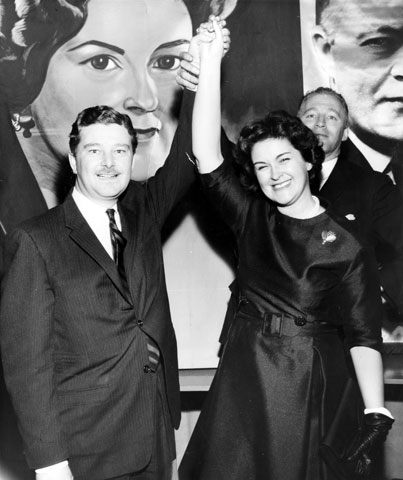Claire Kirkland-Casgrain, accompanied by Paul Gérin-Lajoie, during her victory in the by-election